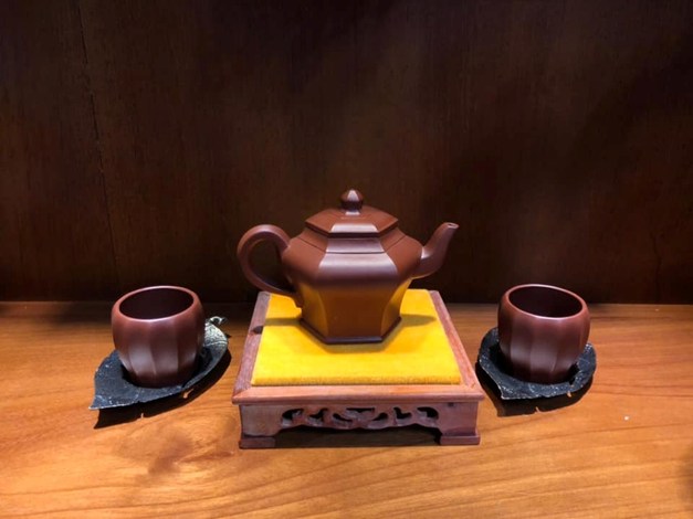 ẤM LỤC PHƯƠNG CUNG ĐĂNG