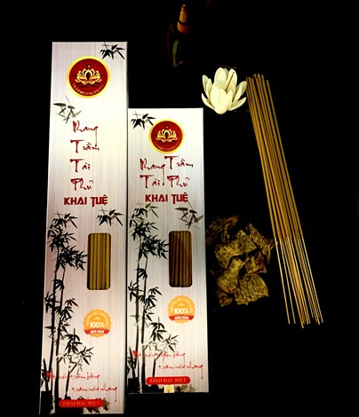 Nhang Trầm Khai Tuệ