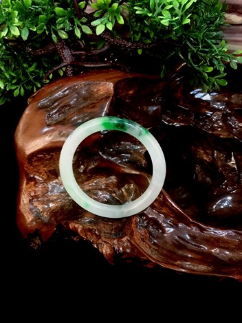 Vòng Kiềng Cẩm Thạch CT1
