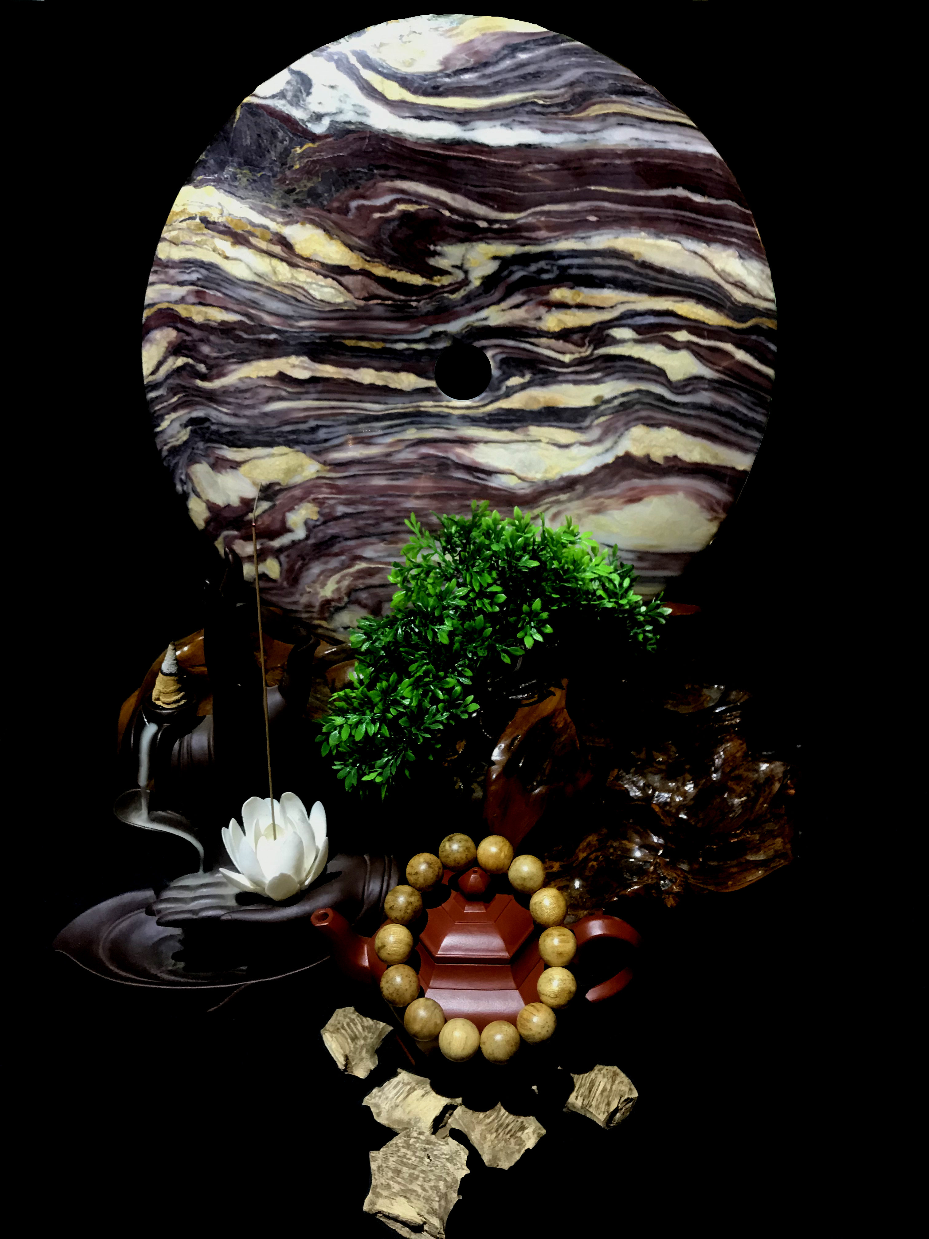 Vòng Tay Trầm Hương Tròn Banh Đỏ 16 li VIP